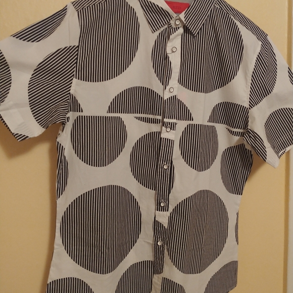 Mens Short Sleeve Button Up Large - Picture 3 of 8